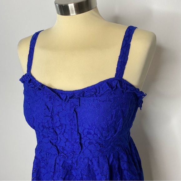 The Limited Royal Blue Lace Top - Picture 1 of 9
